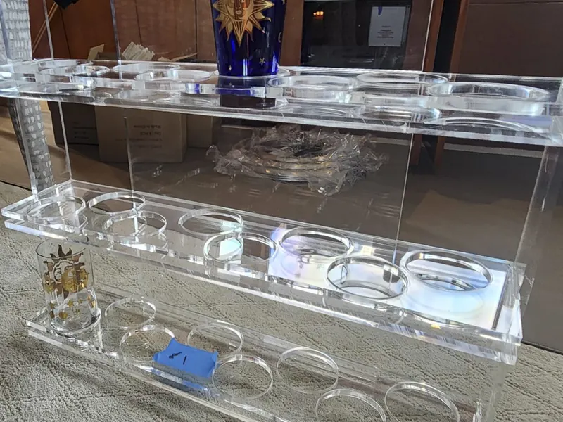 Clear acrylic glass rack