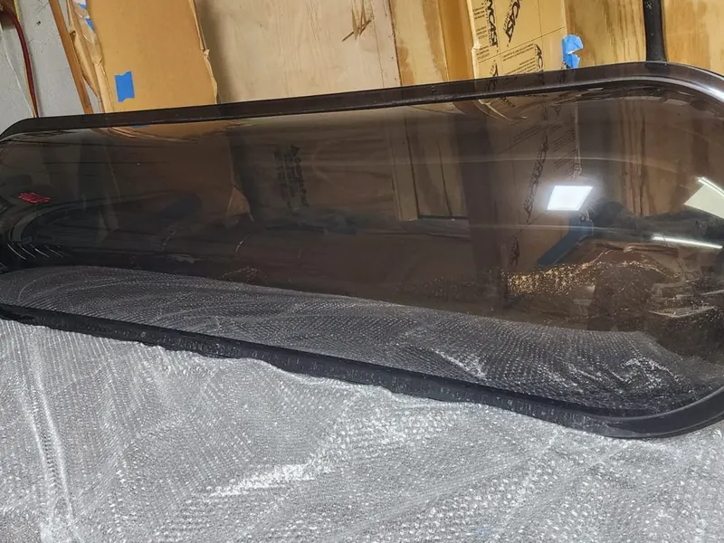 Smoked oval window